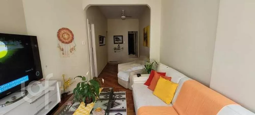 Apartamento à venda com 1 quarto, 60m² - Foto 2