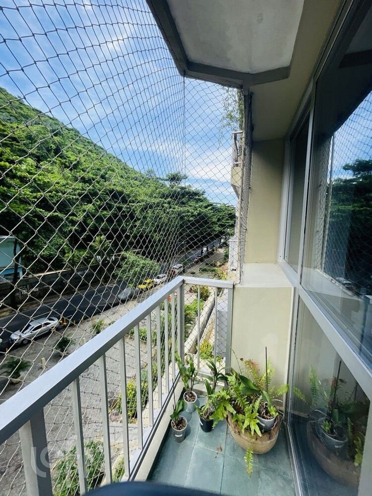 Apartamento à venda com 3 quartos, 121m² - Foto 1