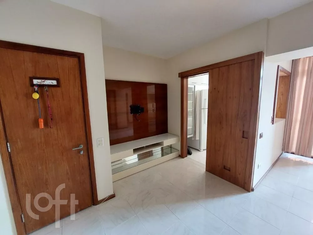 Apartamento à venda com 2 quartos, 70m² - Foto 4