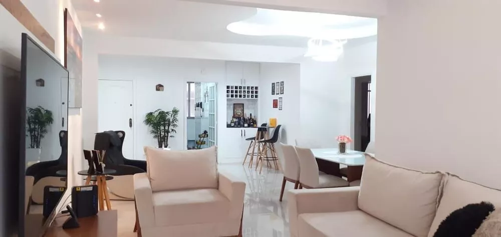 Apartamento à venda com 3 quartos, 150m² - Foto 2