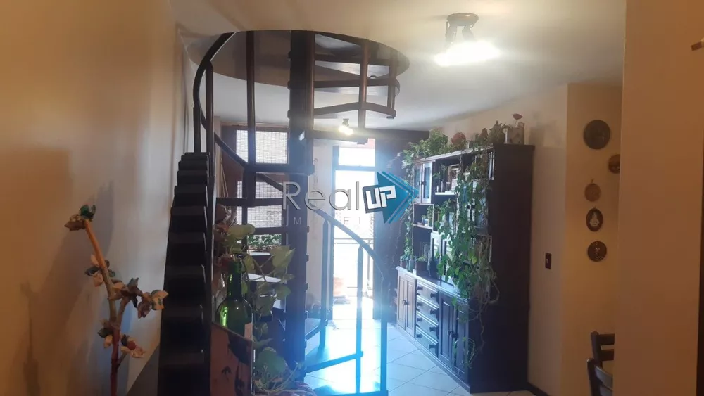 Apartamento à venda com 3 quartos, 204m² - Foto 4