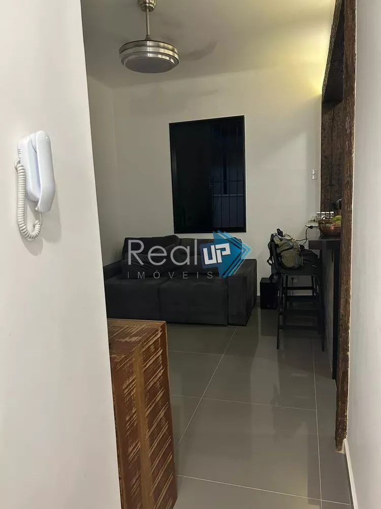 Apartamento à venda com 3 quartos, 75m² - Foto 4