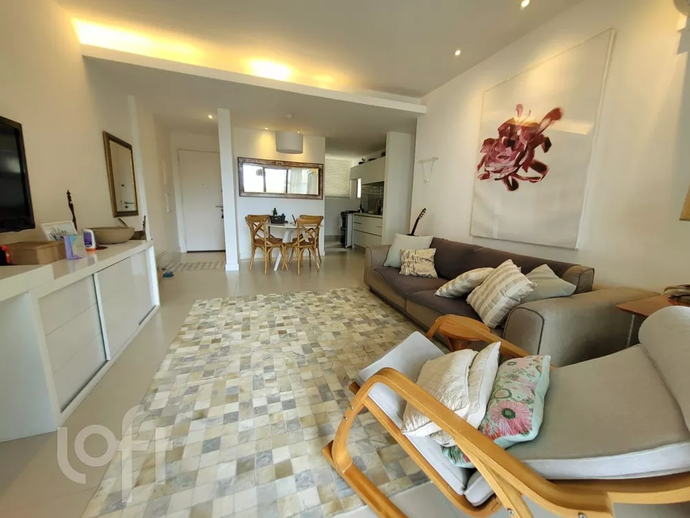 Apartamento à venda com 2 quartos, 79m² - Foto 4