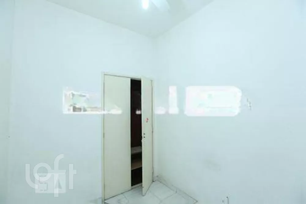 Apartamento à venda com 3 quartos, 270m² - Foto 2