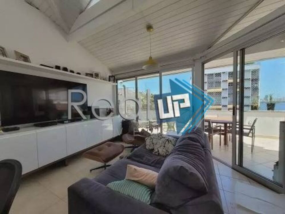 Apartamento à venda com 3 quartos, 162m² - Foto 2