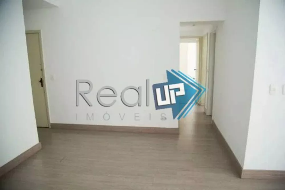 Apartamento à venda com 3 quartos, 111m² - Foto 4