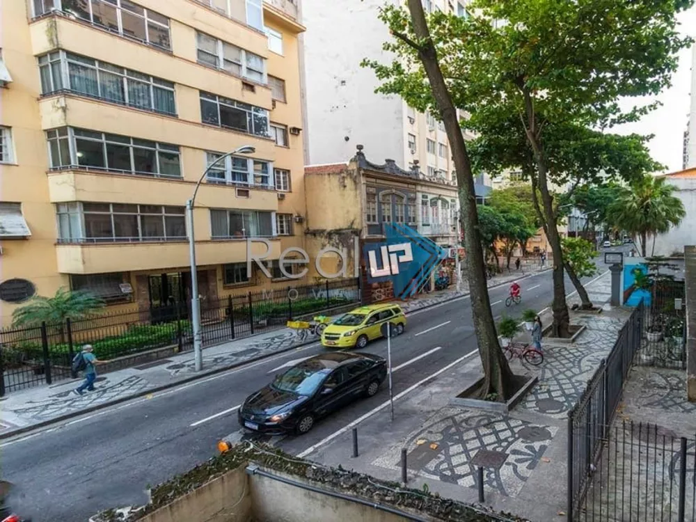 Apartamento à venda com 4 quartos, 184m² - Foto 2