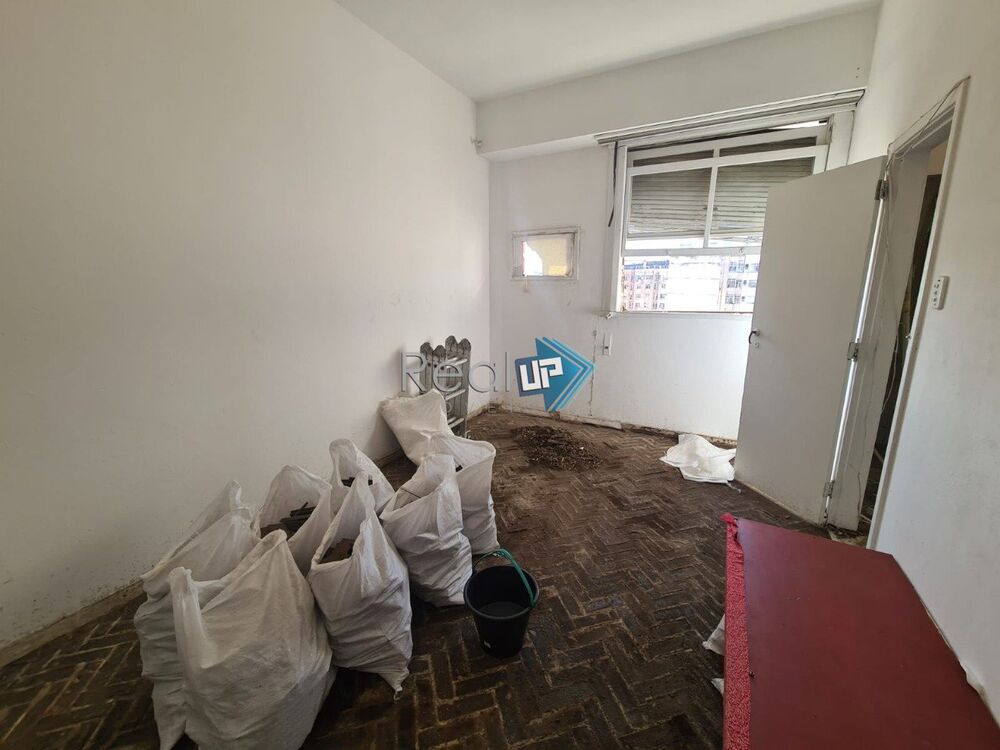 Apartamento à venda com 1 quarto, 37m² - Foto 2