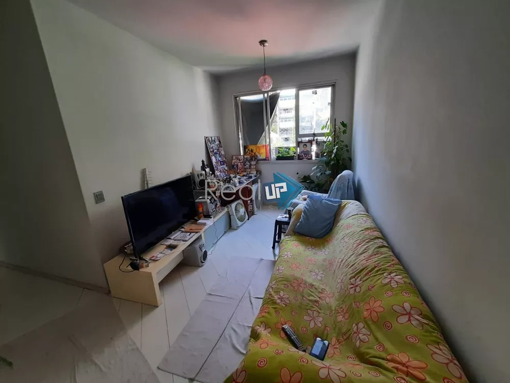 Apartamento à venda com 2 quartos, 73m² - Foto 2