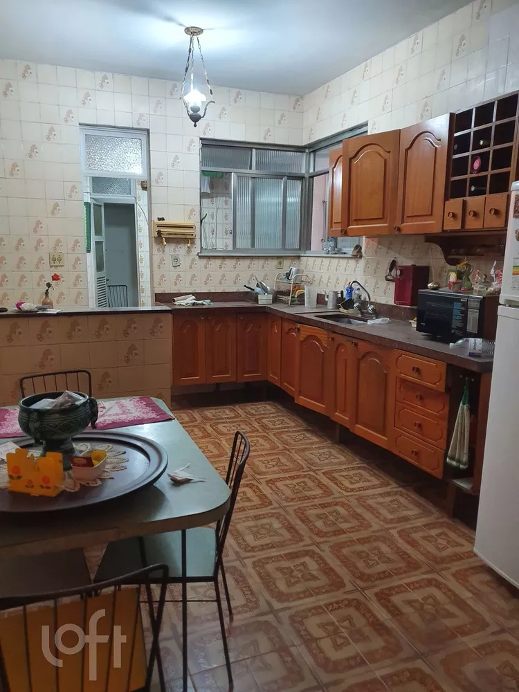 Apartamento à venda com 3 quartos, 135m² - Foto 4