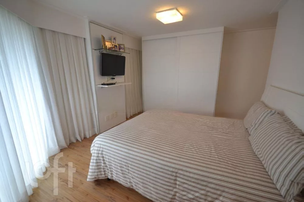 Apartamento à venda com 4 quartos, 268m² - Foto 4