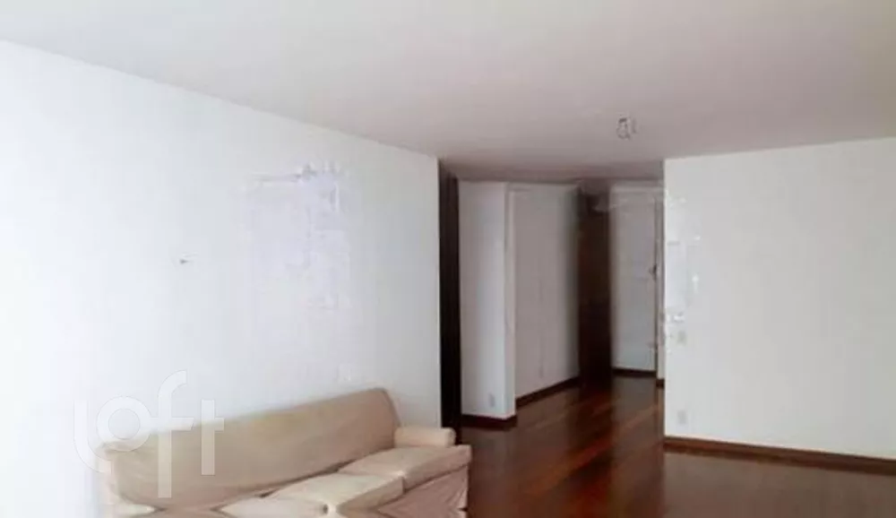 Apartamento à venda com 4 quartos, 200m² - Foto 1