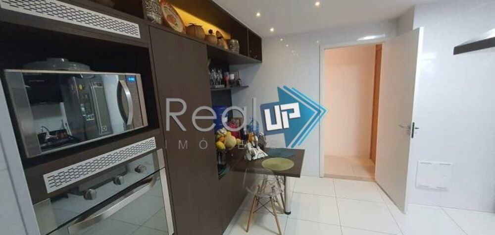 Apartamento à venda com 3 quartos, 130m² - Foto 14