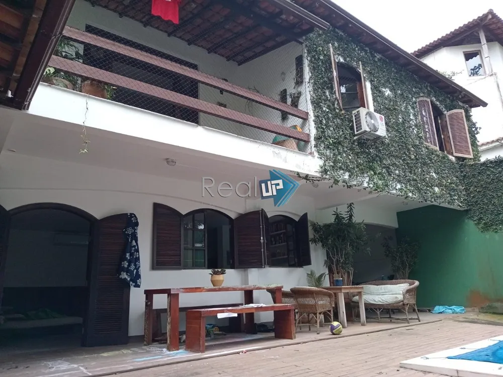 Casa, 4 quartos, 252 m² - Foto 1