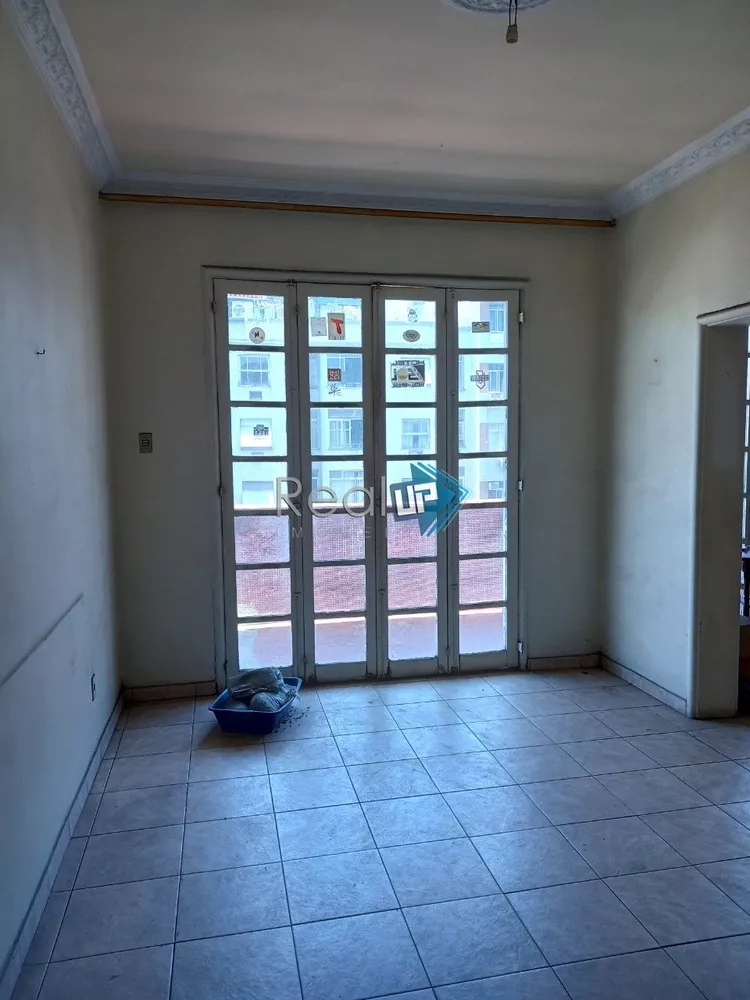 Apartamento à venda com 2 quartos, 120m² - Foto 2