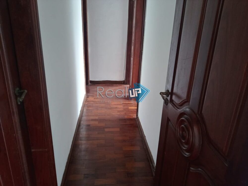 Apartamento à venda com 3 quartos, 110m² - Foto 2