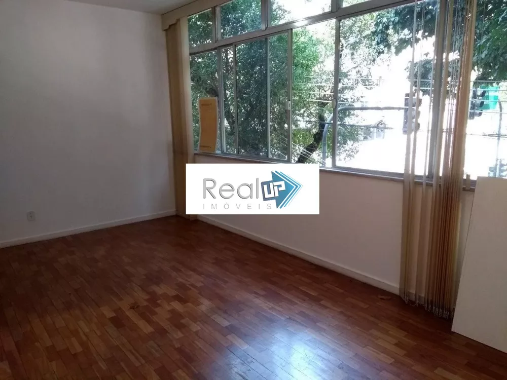 Apartamento à venda com 3 quartos, 130m² - Foto 2