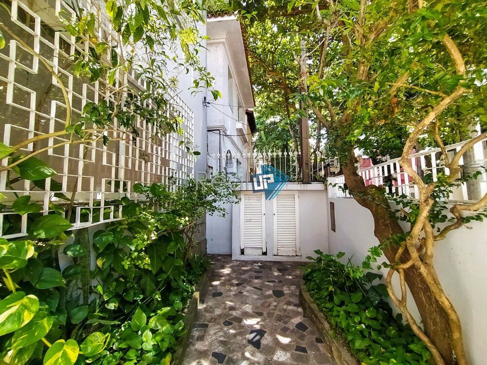 Casa à venda com 4 quartos, 407m² - Foto 1