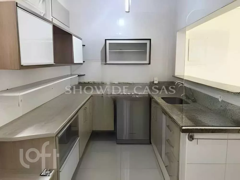 Casa à venda com 2 quartos, 200m² - Foto 1