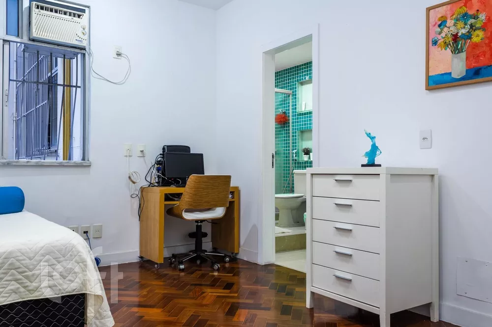 Apartamento à venda com 4 quartos, 241m² - Foto 2