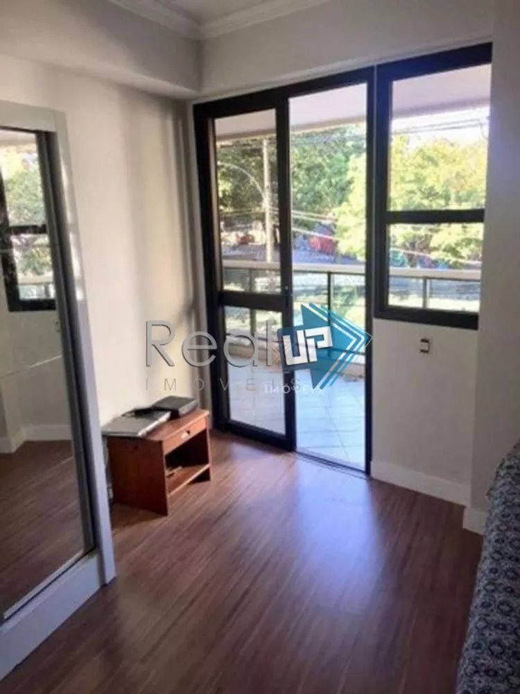 Apartamento à venda com 3 quartos, 113m² - Foto 2