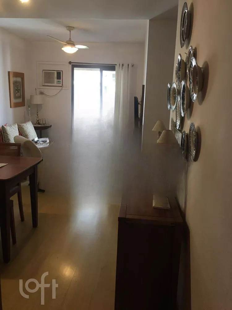 Apartamento à venda com 2 quartos, 67m² - Foto 2