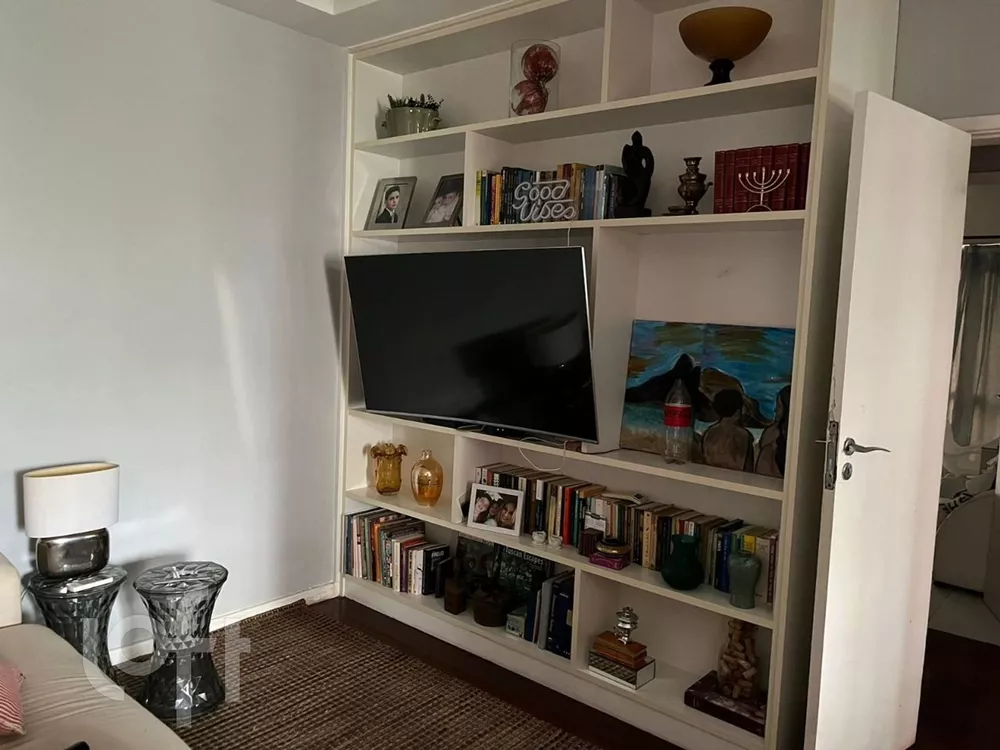 Apartamento à venda com 4 quartos, 169m² - Foto 2