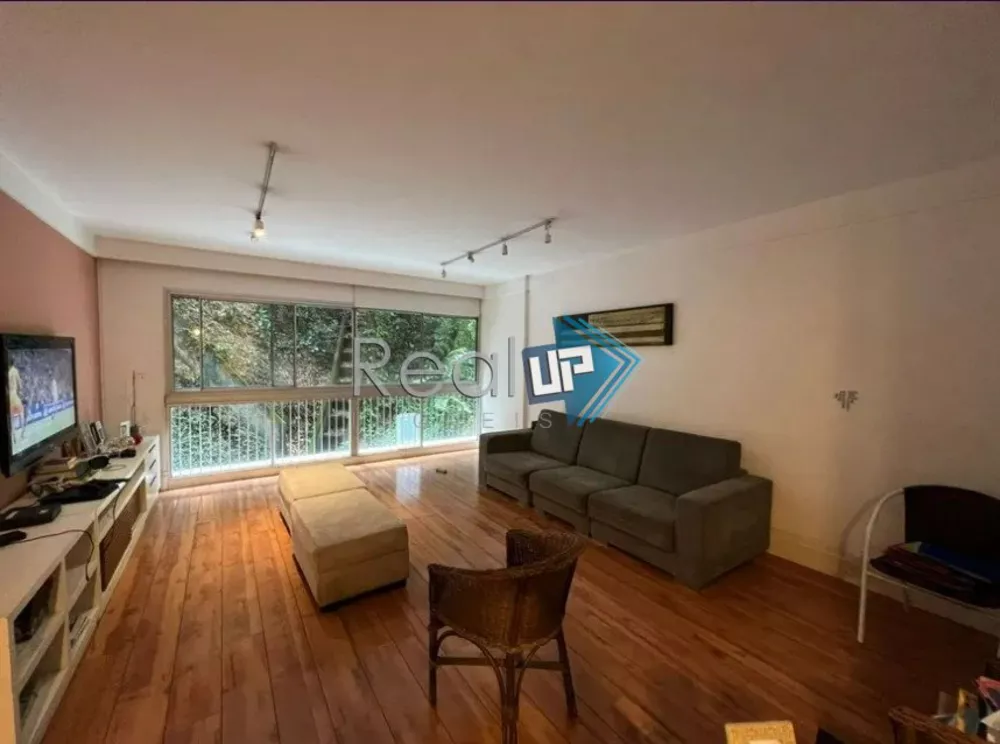 Apartamento à venda com 3 quartos, 125m² - Foto 2