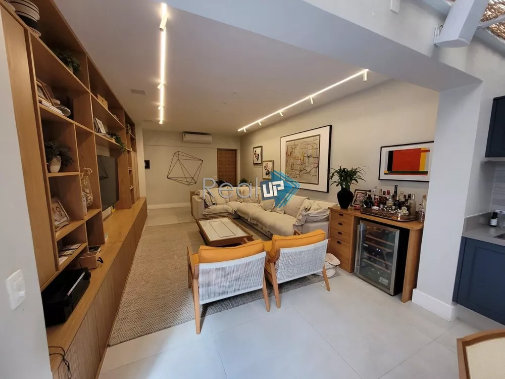 Apartamento à venda com 3 quartos, 158m² - Foto 4