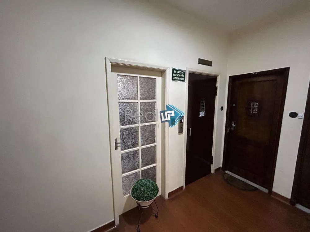 Apartamento à venda com 2 quartos, 64m² - Foto 2