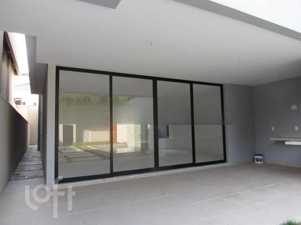 Casa à venda com 4 quartos, 350m² - Foto 1