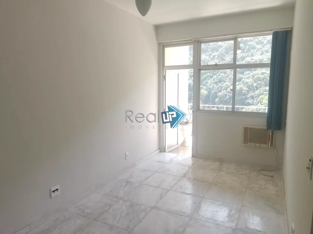 Apartamento à venda com 2 quartos, 74m² - Foto 2