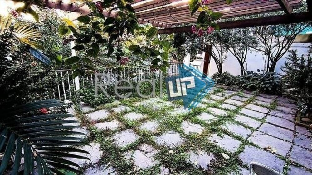 Casa para alugar com 4 quartos, 293m² - Foto 1