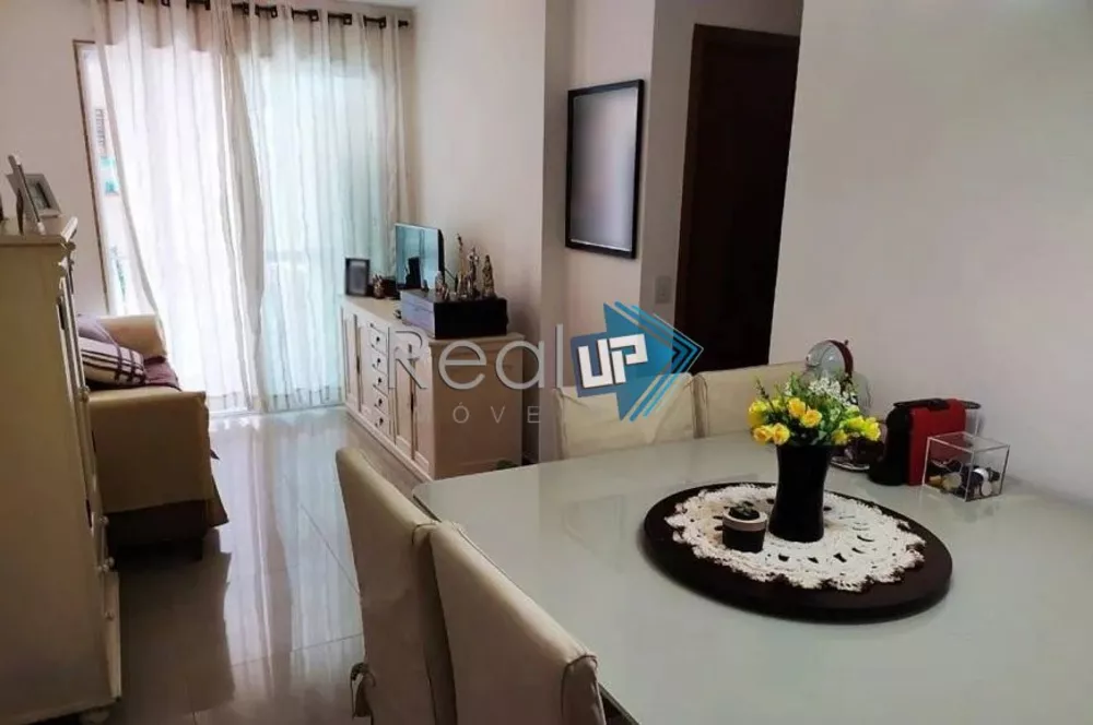 Apartamento à venda com 3 quartos, 75m² - Foto 4