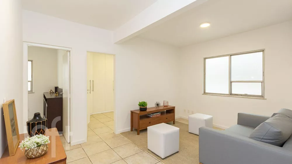 Apartamento à venda com 2 quartos, 79m² - Foto 1