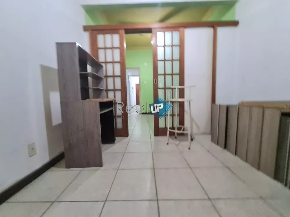 Apartamento à venda com 1 quarto, 42m² - Foto 2