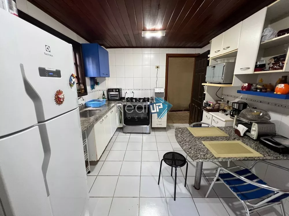 Casa, 3 quartos, 213 m² - Foto 3