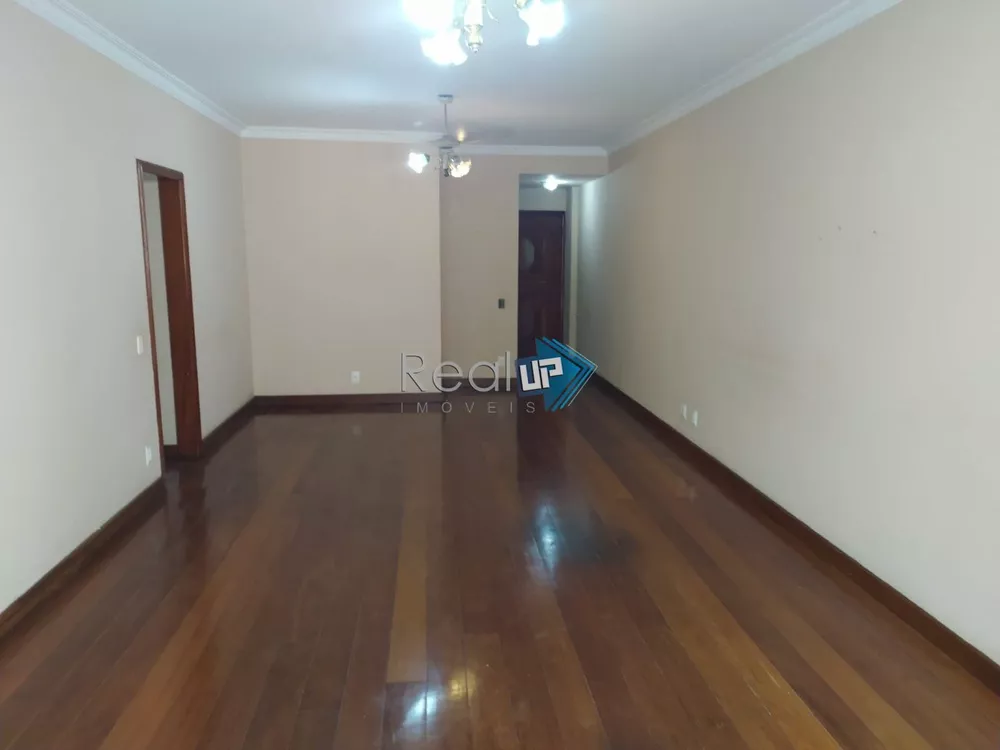 Apartamento à venda com 3 quartos, 137m² - Foto 2