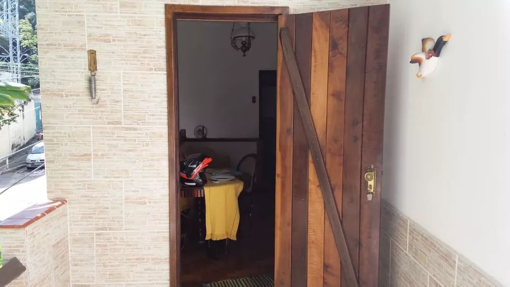 Casa, 6 quartos, 250 m² - Foto 1