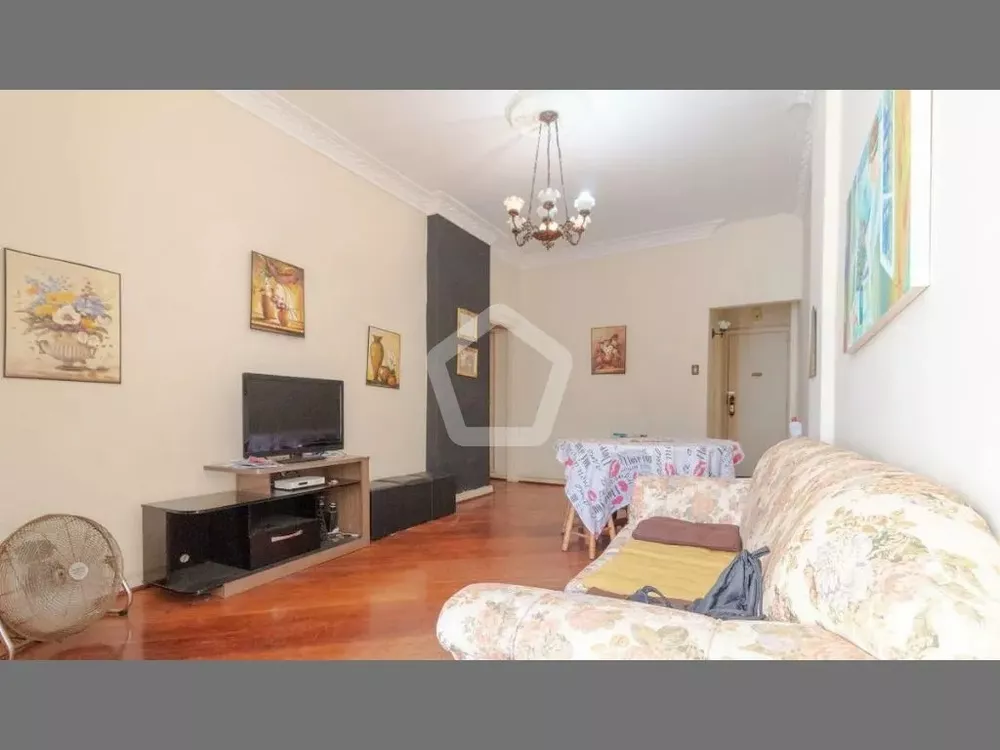 Apartamento à venda com 2 quartos, 62m² - Foto 4