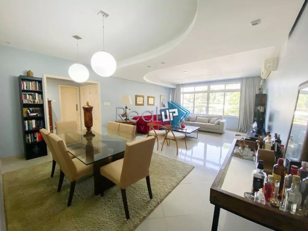 Apartamento à venda com 4 quartos, 180m² - Foto 1