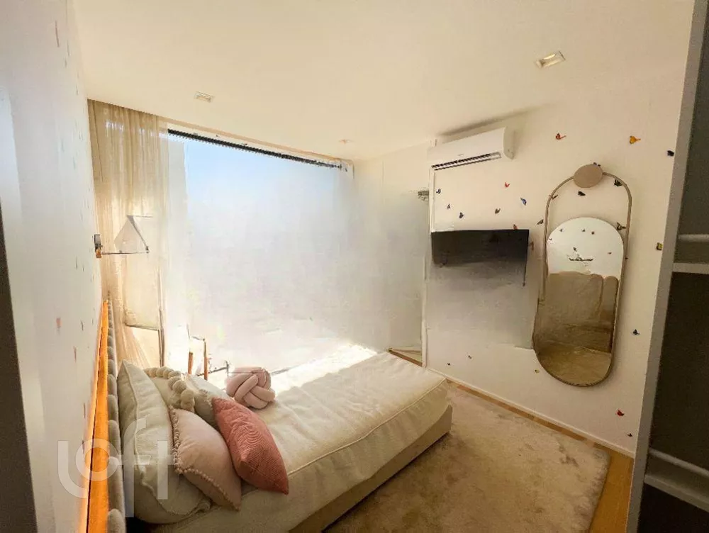 Apartamento à venda com 4 quartos, 194m² - Foto 8