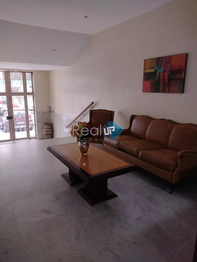 Apartamento à venda com 3 quartos, 139m² - Foto 3