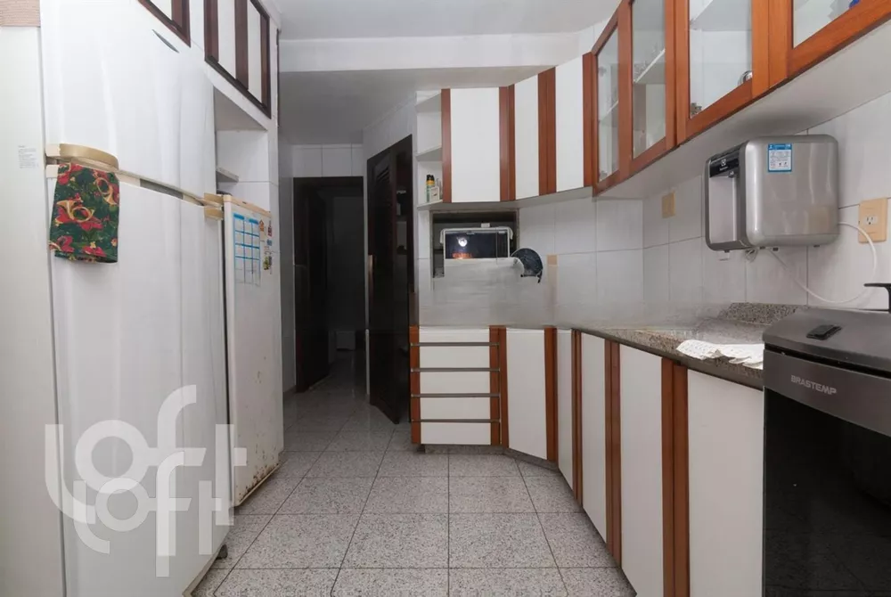 Apartamento à venda com 3 quartos, 206m² - Foto 5