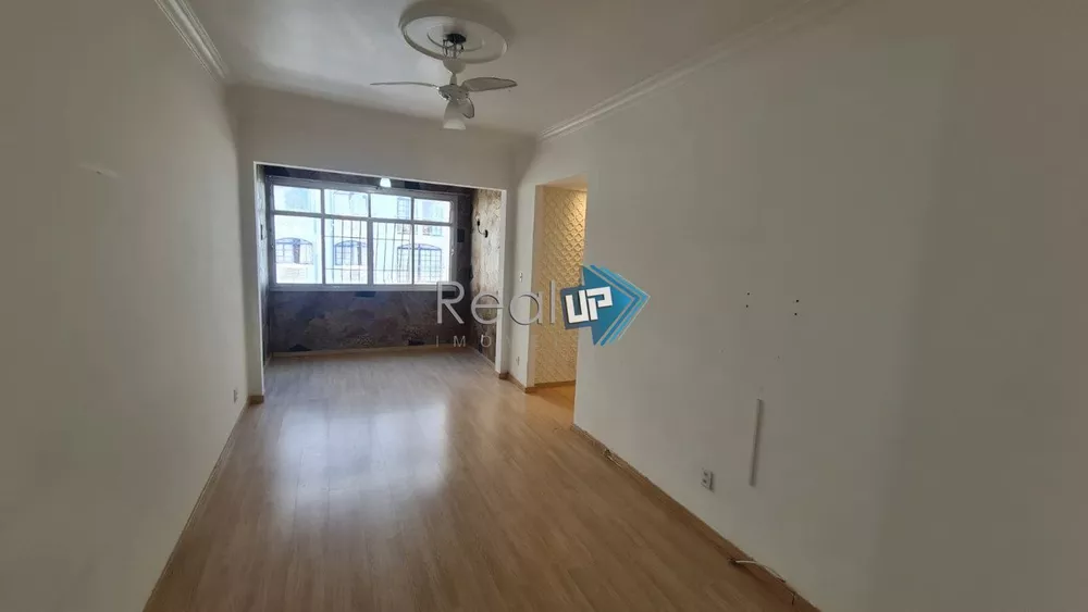 Apartamento à venda com 3 quartos, 122m² - Foto 2