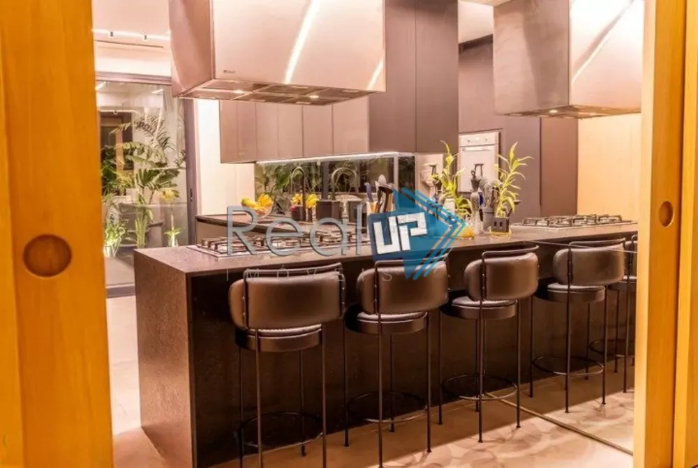 Apartamento, 3 quartos, 260 m² - Foto 1