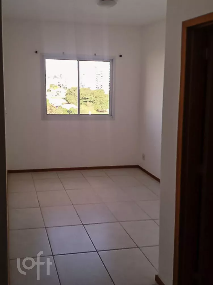 Apartamento à venda com 2 quartos, 67m² - Foto 2