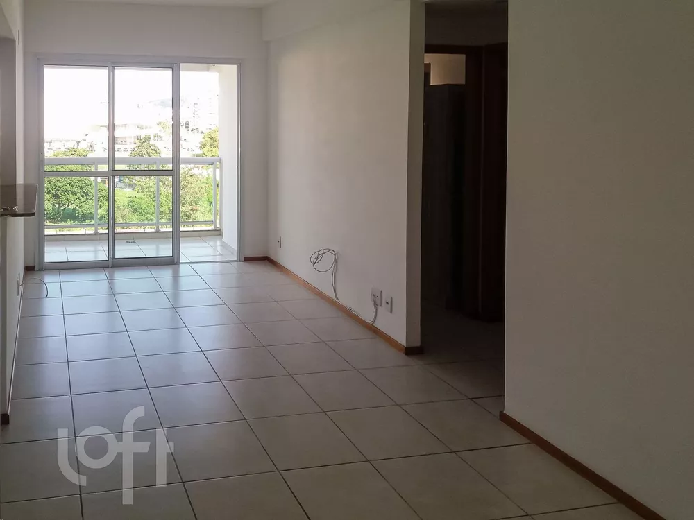 Apartamento à venda com 2 quartos, 67m² - Foto 1