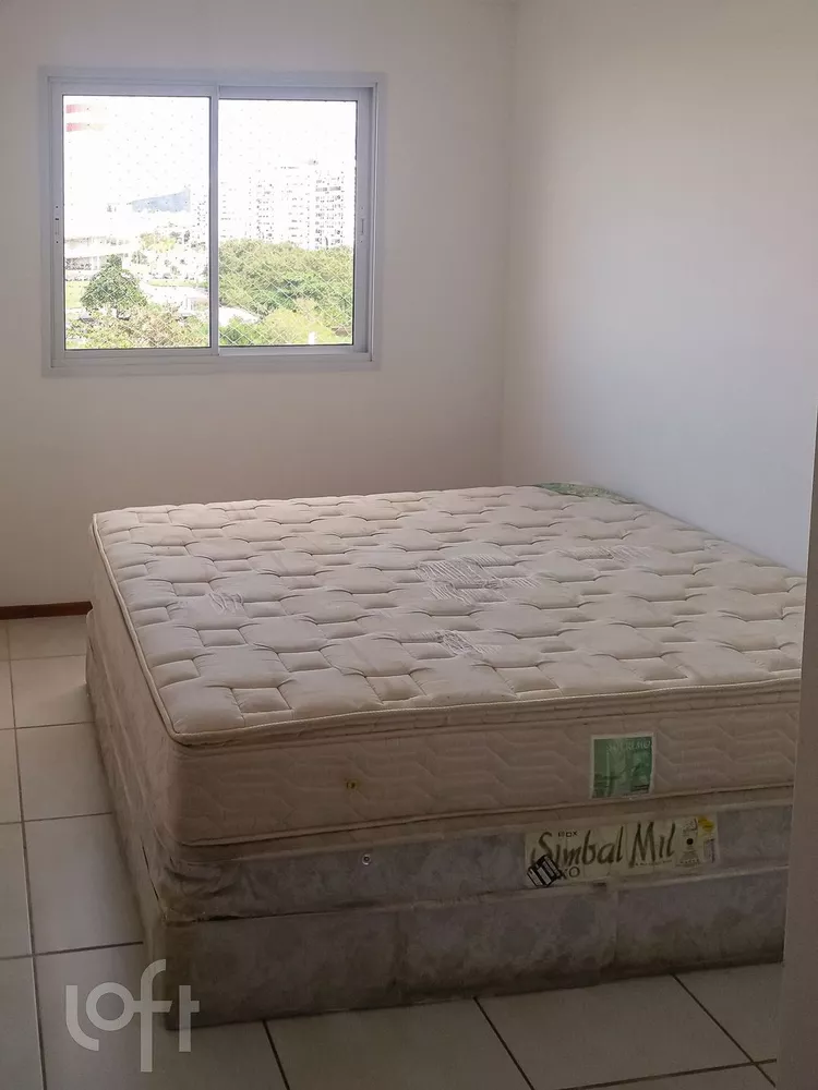 Apartamento à venda com 2 quartos, 67m² - Foto 4