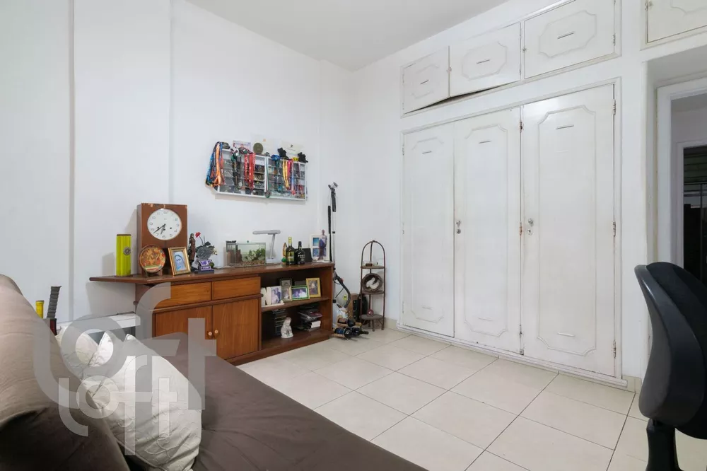 Apartamento à venda com 3 quartos, 140m² - Foto 3